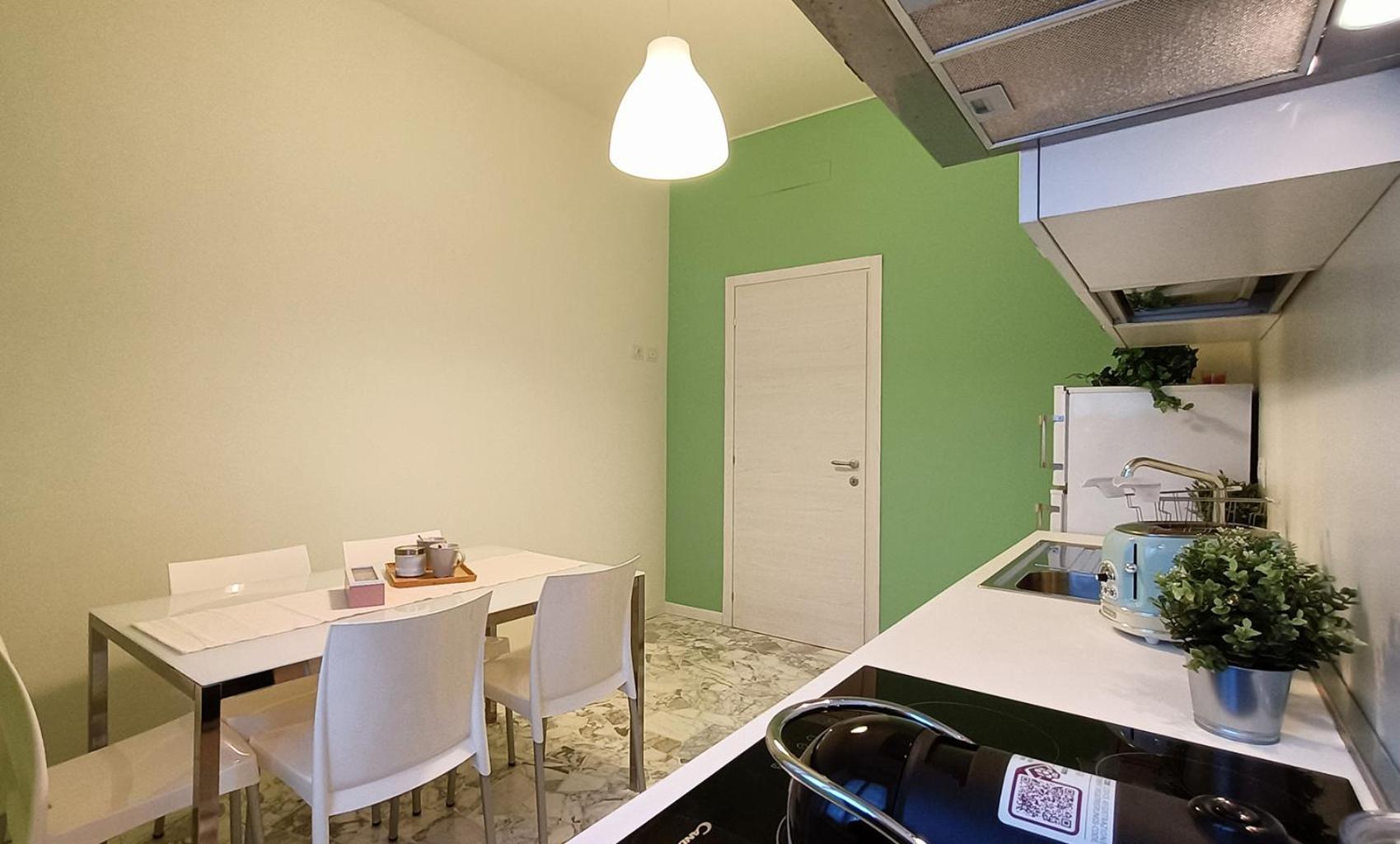 Sahi - Via Dei Ciclamini Mm1 Primaticcio, Stadio San Siro, Ospedale San Carlo 米兰 外观 照片