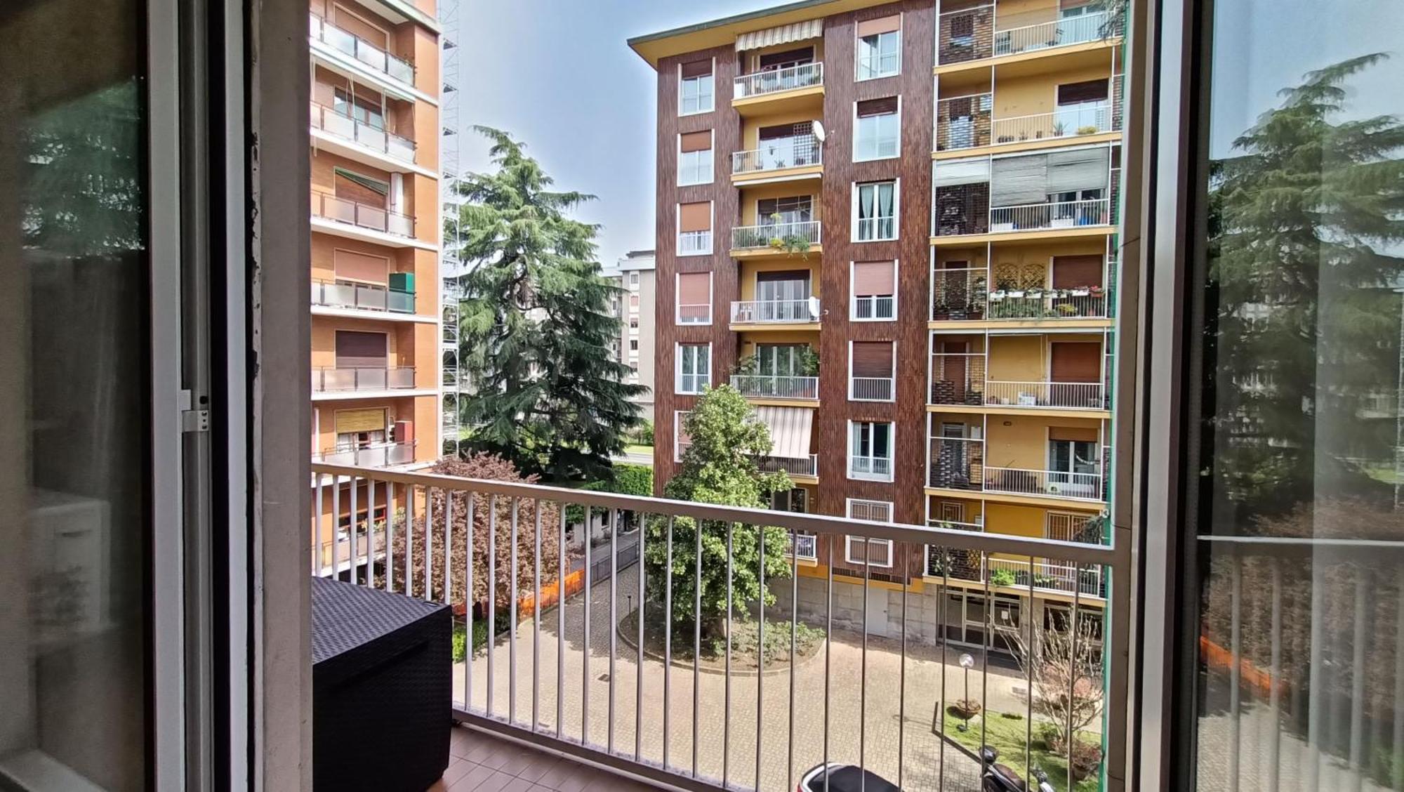 Sahi - Via Dei Ciclamini Mm1 Primaticcio, Stadio San Siro, Ospedale San Carlo 米兰 外观 照片